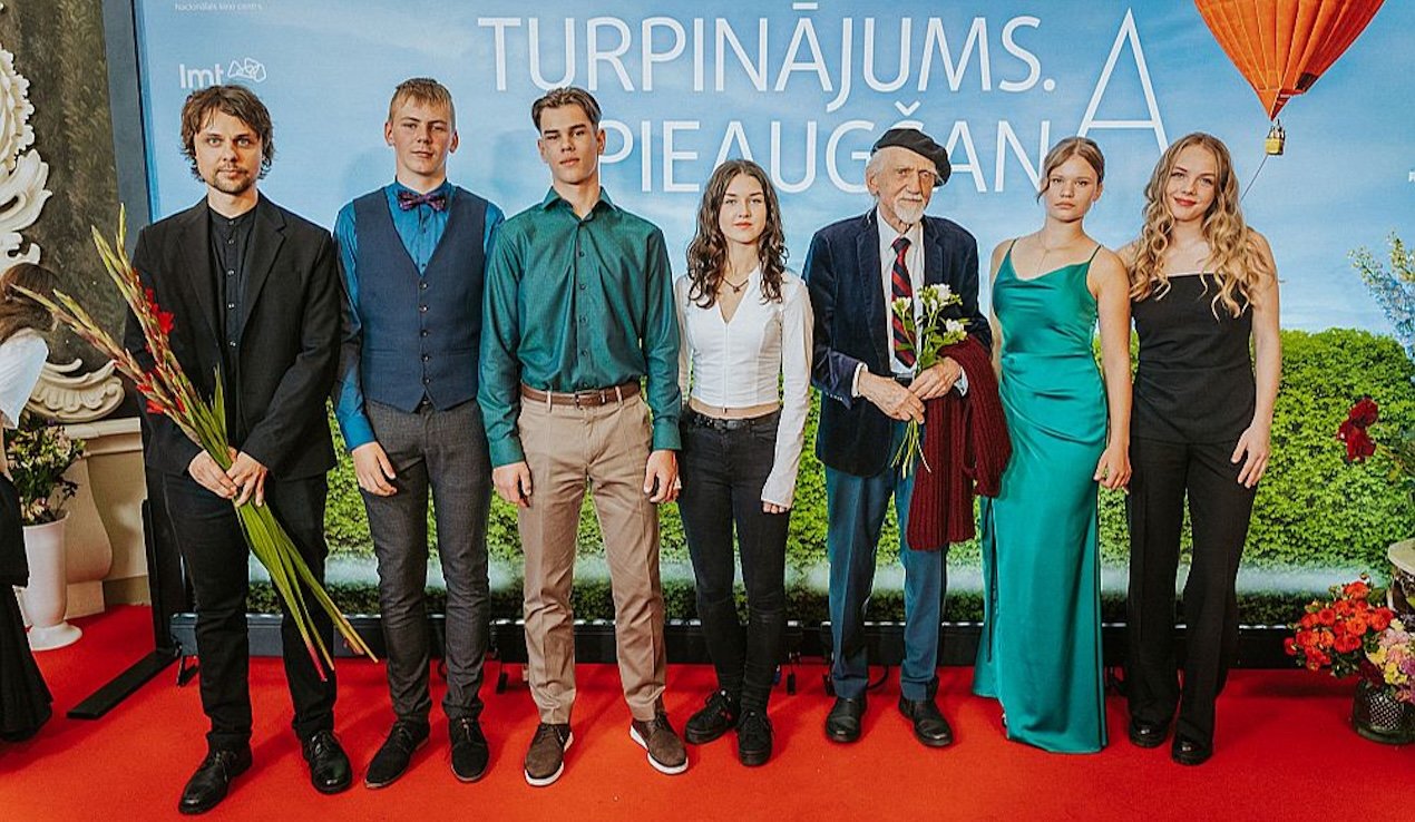 Balso par filmu “Turpinājums. Pieaugšana”